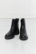 Load image into Gallery viewer, MMShoes What It Takes Lug Sole Chelsea Boots in Black
