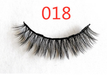 Load image into Gallery viewer, A Pair Of False Eyelashes With Magnets In Fashion
