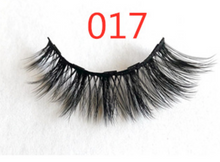 Load image into Gallery viewer, A Pair Of False Eyelashes With Magnets In Fashion
