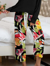 Load image into Gallery viewer, Round Neck Top and Printed Pants Lounge Set
