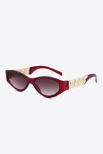 Load image into Gallery viewer, Chain Detail Temple Cat Eye Sunglasses
