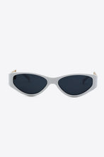 Load image into Gallery viewer, Chain Detail Temple Cat Eye Sunglasses
