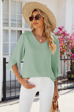 Load image into Gallery viewer, V-Neck Three-Quarter Sleeve Top
