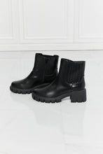 Load image into Gallery viewer, MMShoes What It Takes Lug Sole Chelsea Boots in Black
