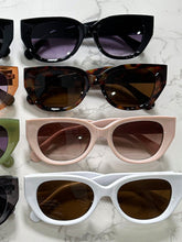 Load image into Gallery viewer, Cat Eye Polycarbonate Frame Sunglasses
