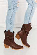 Load image into Gallery viewer, MMShoes Better in Texas Scrunch Cowboy Boots in Brown
