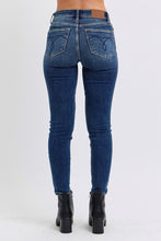 Load image into Gallery viewer, Judy Blue Full Size Mid-Rise Waist Skinny Jeans with Pockets
