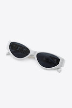 Load image into Gallery viewer, Chain Detail Temple Cat Eye Sunglasses
