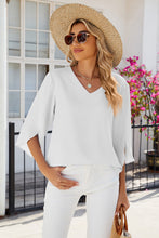 Load image into Gallery viewer, V-Neck Three-Quarter Sleeve Top
