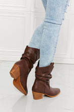 Load image into Gallery viewer, MMShoes Better in Texas Scrunch Cowboy Boots in Brown
