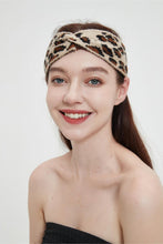 Load image into Gallery viewer, Leopard Twisted Hairband
