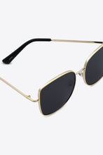 Load image into Gallery viewer, Metal Frame Wayfarer Sunglasses
