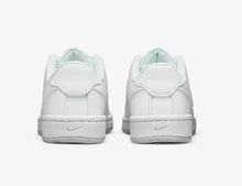 Load image into Gallery viewer, White Materiale Riciclato Sneaker
