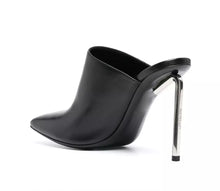 Load image into Gallery viewer, Black Leather Di Calfskin Pump
